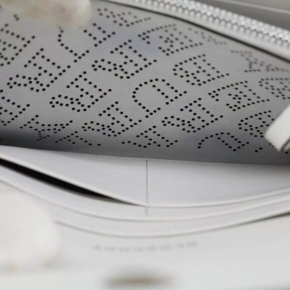 BURBERRY Long Wallet Leather White Auth - Picture 10 of 16